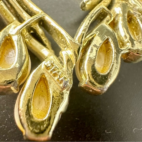 Vintage STAR Faux Pearl & Gold Tone Signed Brooch Pin - Picture 4 of 7